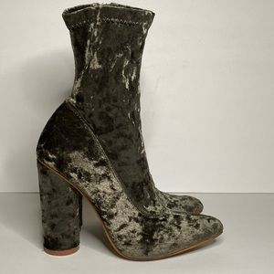 Vintage green velvet heeled boots